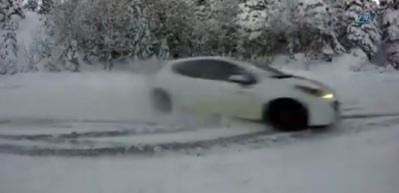 Buz üstünde ralli şov