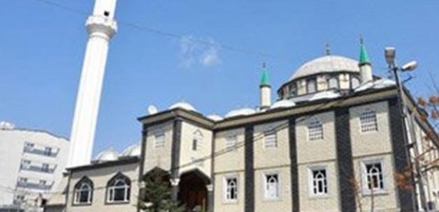 Canlı bombalardan camide keşif namazı!