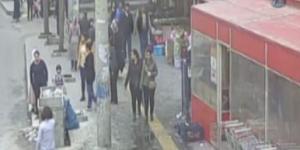 Kapkaççıya boynundaki kolyesini kaptırdı