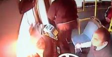 Halk otobüsüne molotoflu saldırı anı kamerada