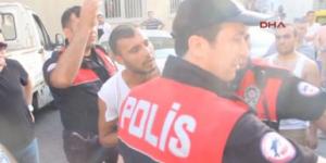 Çocuğu kaçırmaya çalışan adama meydan dayağı