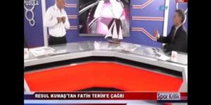 Spor yorumcusu canlı yayında soyundu