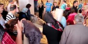 Ucuzluk için birbirlerini ezdiler