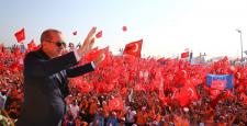 Avrupa medyasında “Demokrasi ve Şehitler Mitingi”
