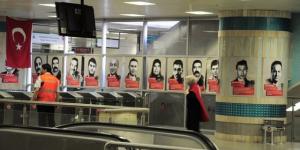 DEMOKRASİ ŞEHİTLERİ’NİN FOTOĞRAFLARI METRO VE MARMARAY’DA