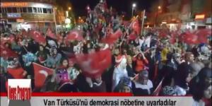 ‘Vanlıyam, şanlıyam, darbeye karşıyam’