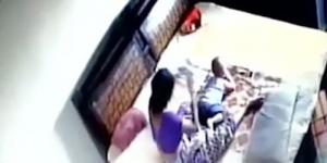 Yatak odasına gizli kamera yerleştiren kocaya şok!