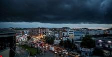 İstanbul’da sağanak yağış hayatı olumsuz etkiledi