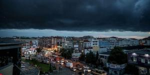 İstanbul’da sağanak yağış hayatı olumsuz etkiledi