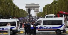 Paris’i ‘drone’lar işgal etti.