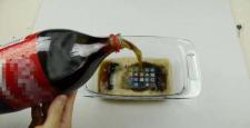 İphone 7’ye ilginç kola deneyi