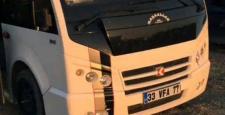 Minibüsün gizli bölmesinden PKK’lı 2 kadın terörist çıktı!