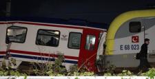Sakarya’da iki tren çarpıştı